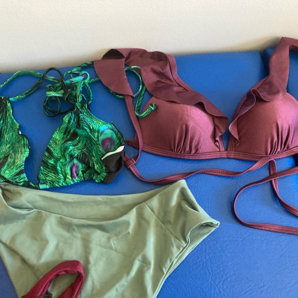 Womens bikini swimsuit 3 tops 3 bottoms mix n match. Bundle  size small/xs/med